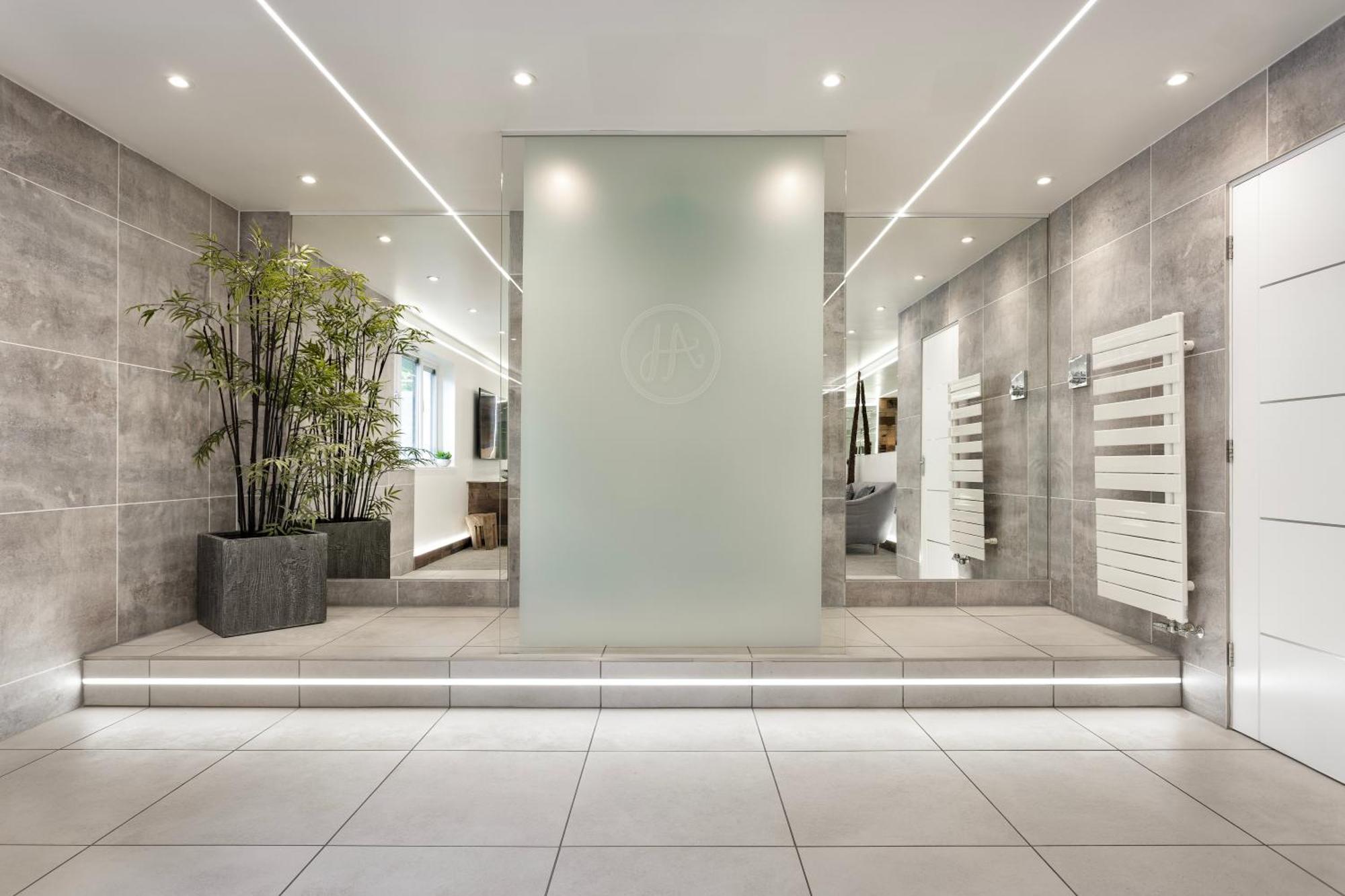 Aphrodites Group - Luxury Hot Tub Suites In Central Lake District! Bowness-on-Windermere Eksteriør bilde