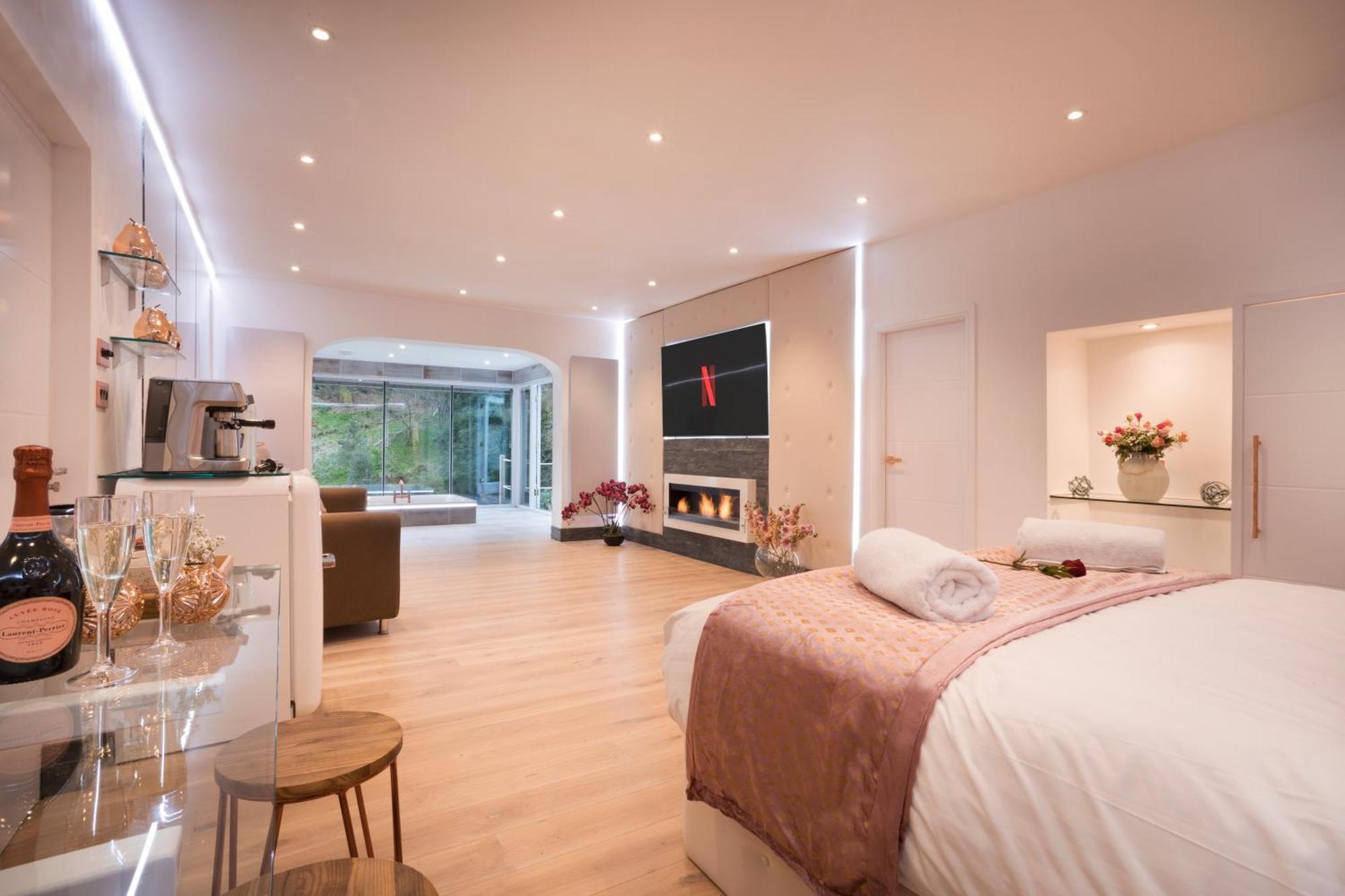 Aphrodites Group - Luxury Hot Tub Suites In Central Lake District! Bowness-on-Windermere Eksteriør bilde